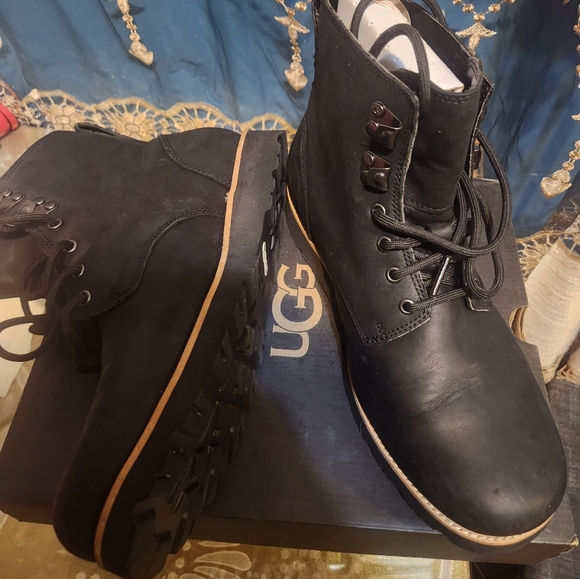 Men uggs - Picture 4 of 8